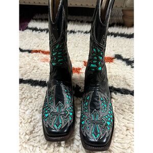 Cowgirl Western Leather Boots Black & Teal Crosses & Wings‎ Women's 8 / 8.5